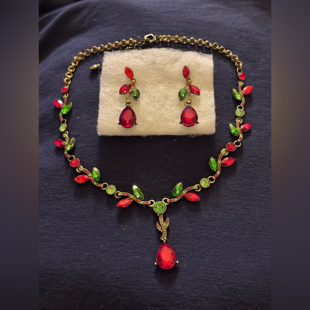 Elegant Red and Green Gemstone Necklace and Earring Set